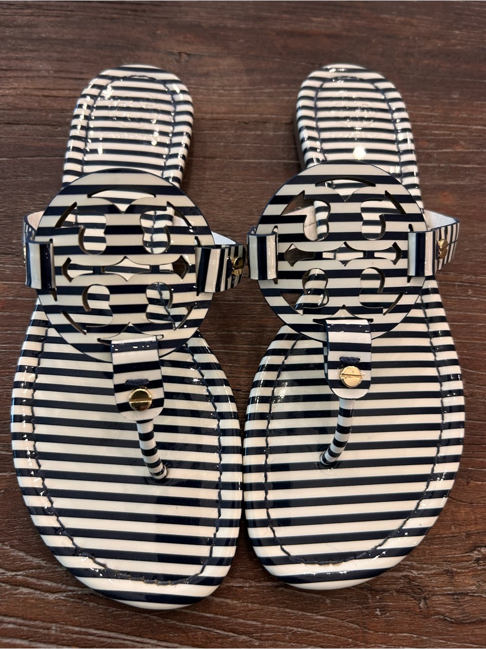 Tory Burch Miller Stripe Jelly Sandals Navy White Logo Thong Size 8M NWOT - Picture 4 of 11